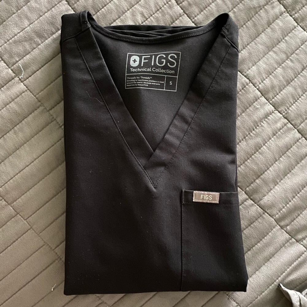 Catarina One Pocket Scrub Top